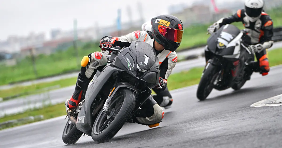 蕭培基 Race2 換車