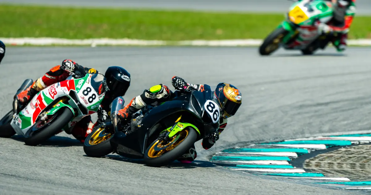 Silver Steed Racing Team rider Alen #86 racing at Sepang International Circuit