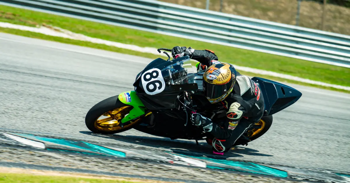 Silver Steed Racing Team rider Alen #86